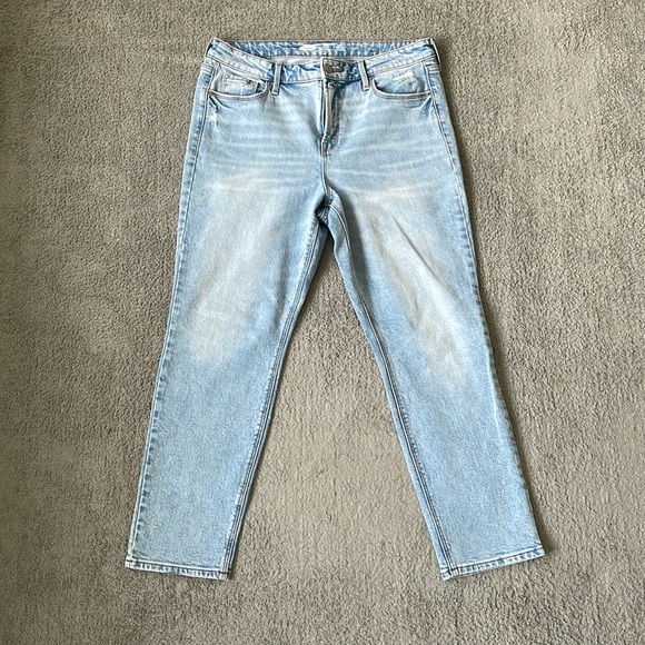 Old Navy Denim - EC Old Navy Power Straight High Rise Light Wash Jeans - Size 14